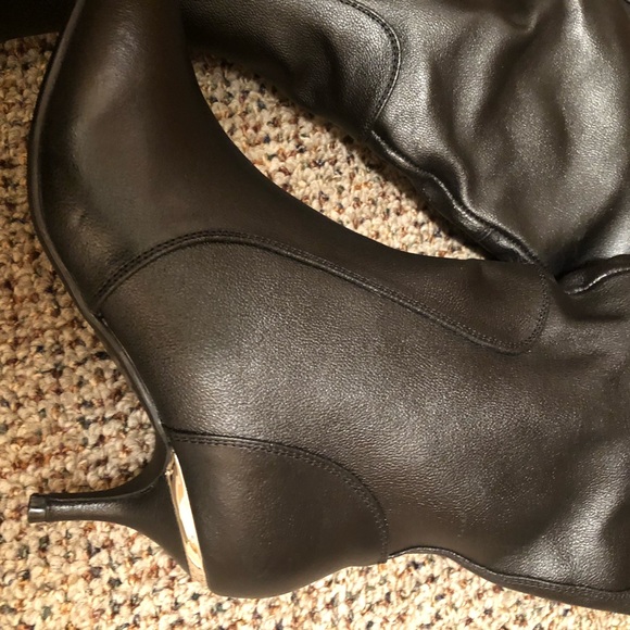 Mark. By Avon tall order boots all black with gold accent on the back sz 7 - Picture 4 of 8